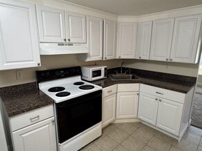 11 Madison Ave in Rochester, NH - Building Photo - Building Photo