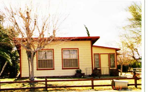 27743-27745 Panamint Rd in Barstow, CA - Building Photo