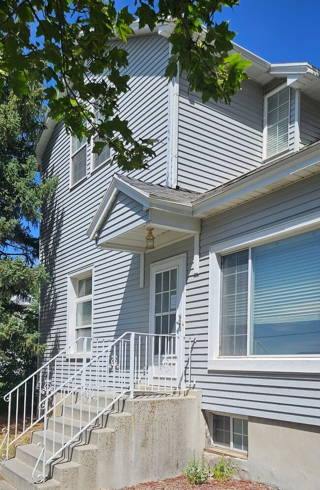 property at 1890 Fruitland Dr