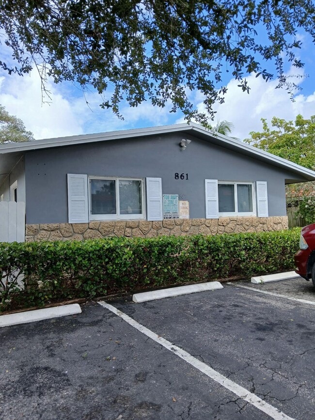 property at 861 SW 10th Dr