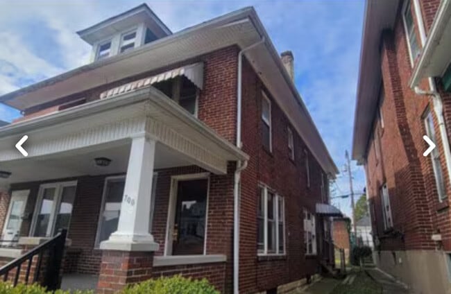 700 Benton St, Unit Apt 2