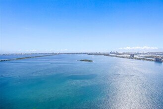 700 NE 24th St, Unit 4007 in Miami, FL - Building Photo - Building Photo