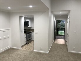 25581 Indian Hill Ln, Unit G in Laguna Hills, CA - Building Photo