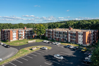 Eastwood Terrace in Waterbury, CT - Foto de edificio - Building Photo