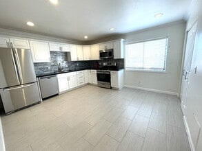 1967 Plaza del Amo in Torrance, CA - Building Photo - Building Photo