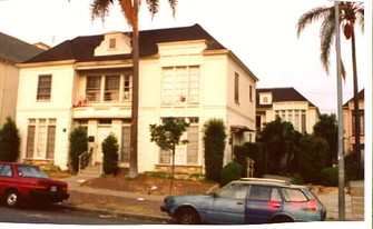 931-935 1/2 S. Hobart Bl. Apartments