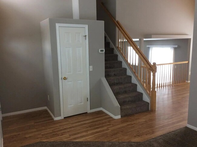 8914 Black Pine St in West Jordan, UT - Building Photo - Building Photo