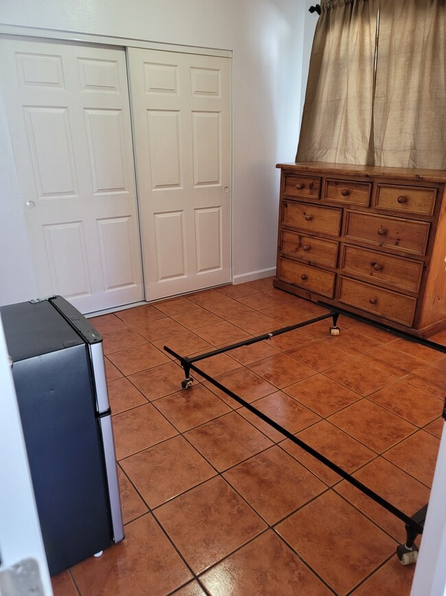 12877 Glenoaks Blvd in Sylmar, CA - Building Photo - Building Photo