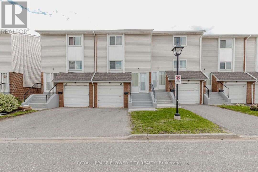 47 Franklin Ct in Brampton, ON - Building Photo
