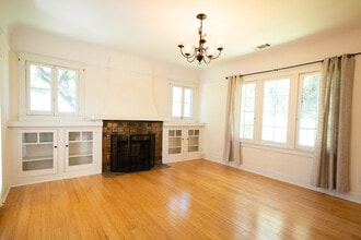 1726 N Los Robles Ave in Pasadena, CA - Foto de edificio - Building Photo