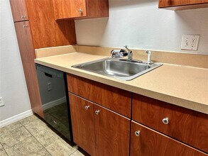 375 Wymore Rd in Altamonte Springs, FL - Building Photo - Building Photo