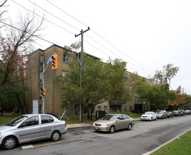 125 Shelborne Ave in Toronto, ON - Building Photo - Building Photo