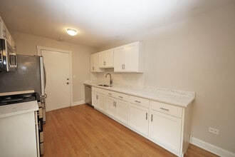 260 Nantucket Harbor in Schaumburg, IL - Building Photo - Building Photo