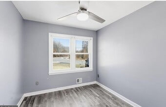 13001 Windbrook Dr in Clinton, MD - Foto de edificio - Building Photo