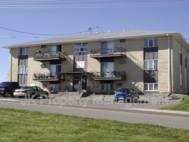 property at 1401-142B 2b St S