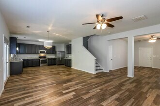 50 Brookview Dr in Newnan, GA - Building Photo - Building Photo