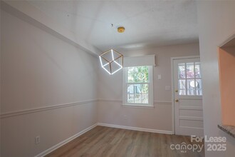 911 Nottingham Dr in Gastonia, NC - Building Photo - Building Photo