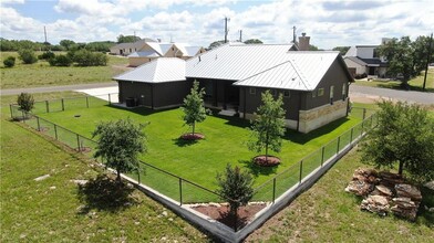 100 Savannah Ct in Blanco, TX - Building Photo - Building Photo