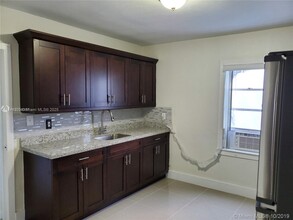 701 Columbus Pkwy-Unit -709 in Hollywood, FL - Foto de edificio - Building Photo