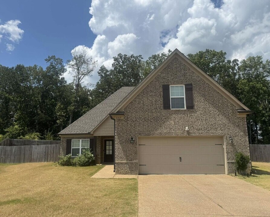 3769 Washington Wds Rd in Southaven, MS - Building Photo