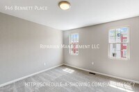 946 Bennett Pl photo'