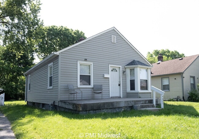 property at 4627 Norwaldo Ave