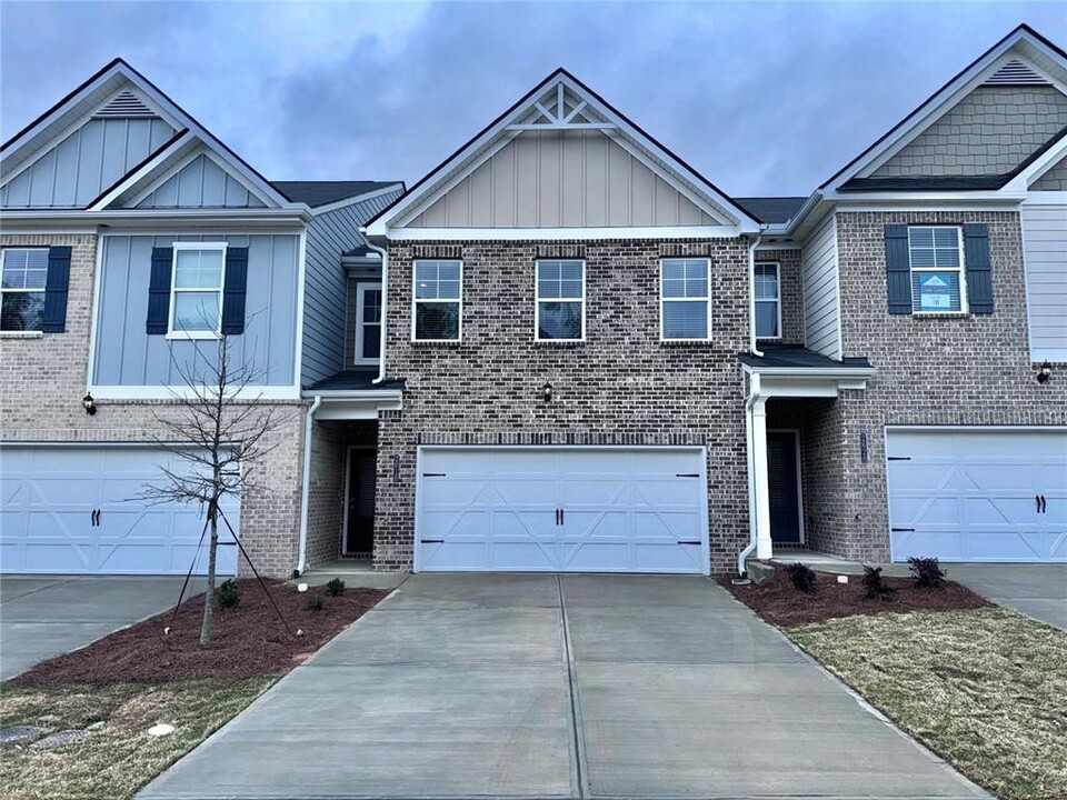 2618 Swan Lake Dr SW in Grayson, GA - Building Photo