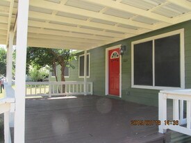 605 Jackson St in Farmersville, TX - Building Photo