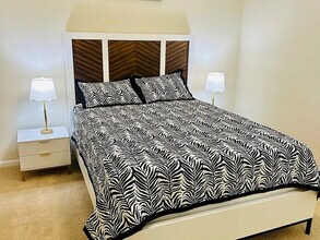 2052 Twin Creeks Pl in Hayward, CA - Building Photo - Building Photo