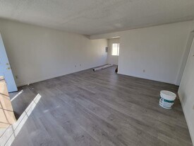 2385 Chanslor St, Unit 3 in Pomona, CA - Building Photo
