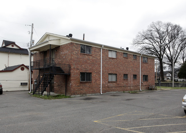 1094 E Mclemore Ave in Memphis, TN - Foto de edificio - Building Photo