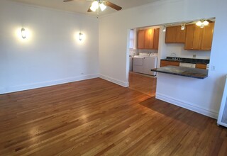 3025 W Addison St in Chicago, IL - Building Photo - Building Photo
