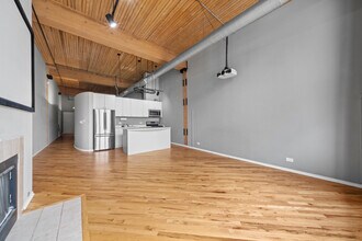 2654 W Medill Ave in Chicago, IL - Building Photo - Building Photo