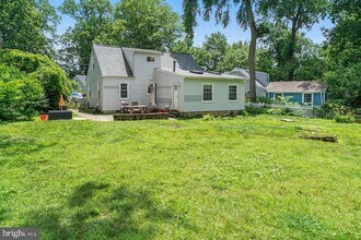 7312 Poplar Ct in Falls Church, VA - Foto de edificio - Building Photo