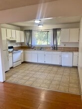 611 Addison St in Klamath Falls, OR - Building Photo - Building Photo