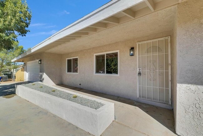 21450 Zuni Rd in Apple Valley, CA - Building Photo - Building Photo