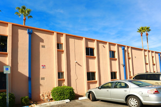 La Sabre Apartments in Tucson, AZ - Building Photo - Building Photo