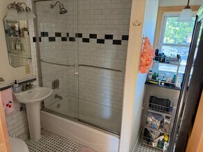 6215 N Willow Glen Ln, Unit 6215NWillowGlenLane in Glendale, WI - Building Photo - Building Photo