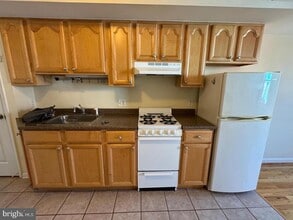 1637 Fleet St in Baltimore, MD - Building Photo - Building Photo