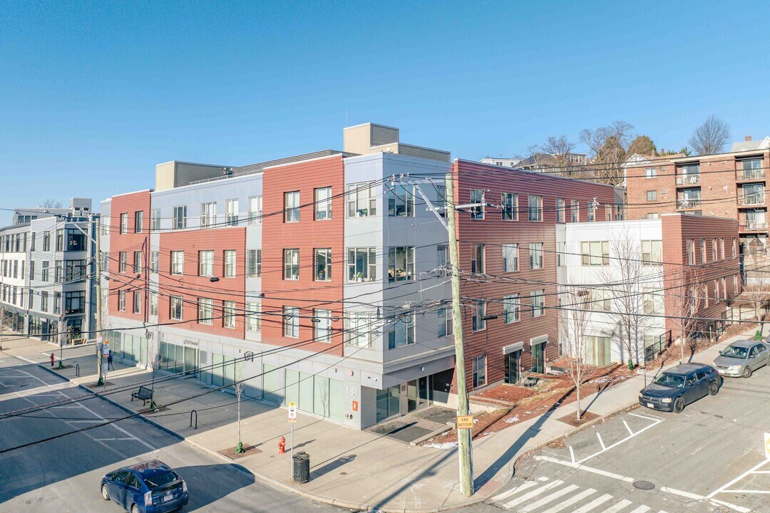 Union Square in Somerville, MA - Foto de edificio