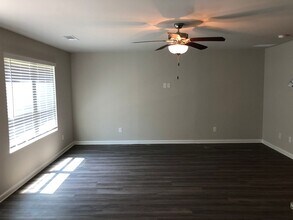 70 Autumn Way in Covington, GA - Building Photo - Building Photo