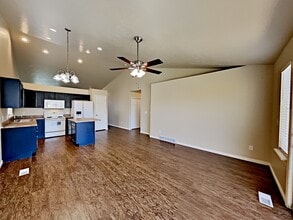 163 Crystal Bay Dr in Stansbury Park, UT - Building Photo - Building Photo