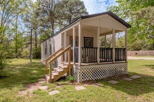 25 Starlight Dr in Huntsville, TX - Building Photo