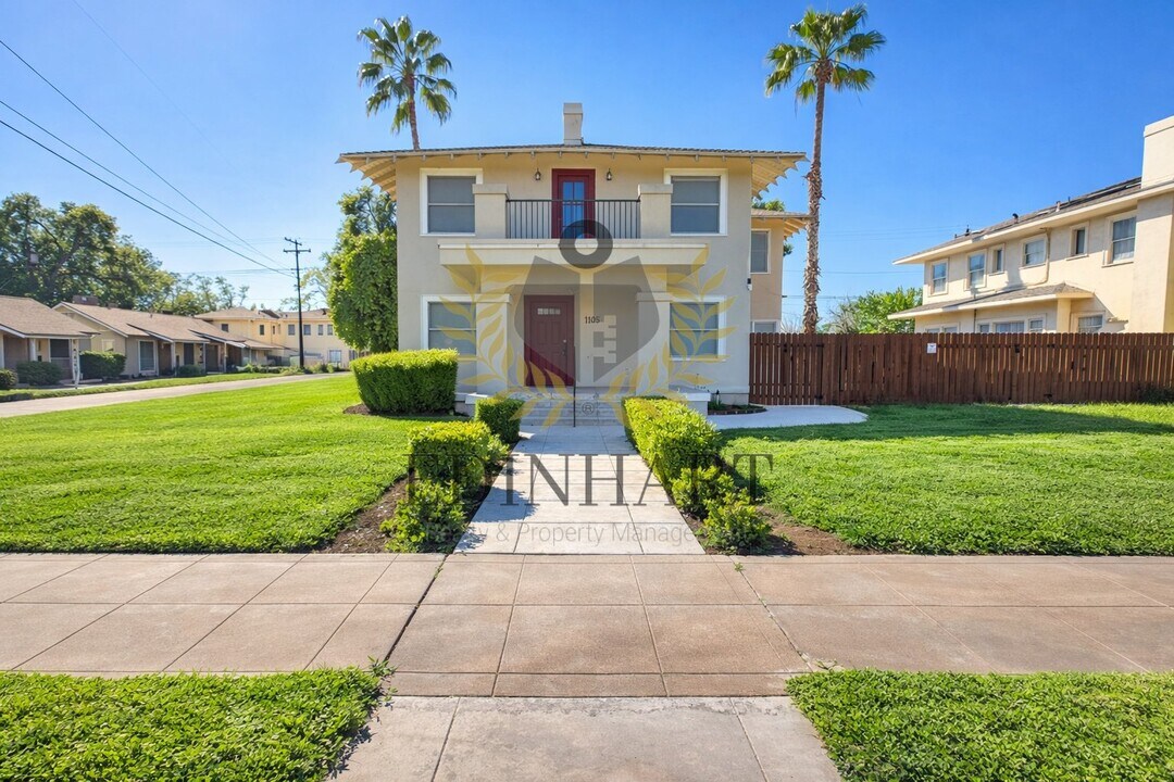 1105 N College Ave in Fresno, CA - Building Photo