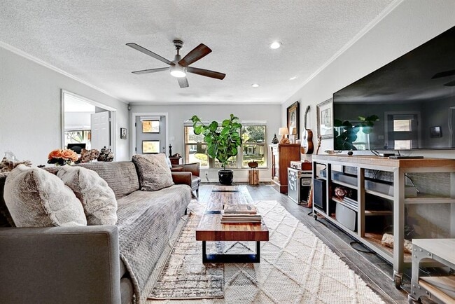 property at 11133 Pinehurst Dr