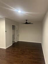 8231 De Longpre Ave in West Hollywood, CA - Foto de edificio - Building Photo