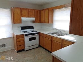 23 Wynn St in Newnan, GA - Building Photo - Building Photo