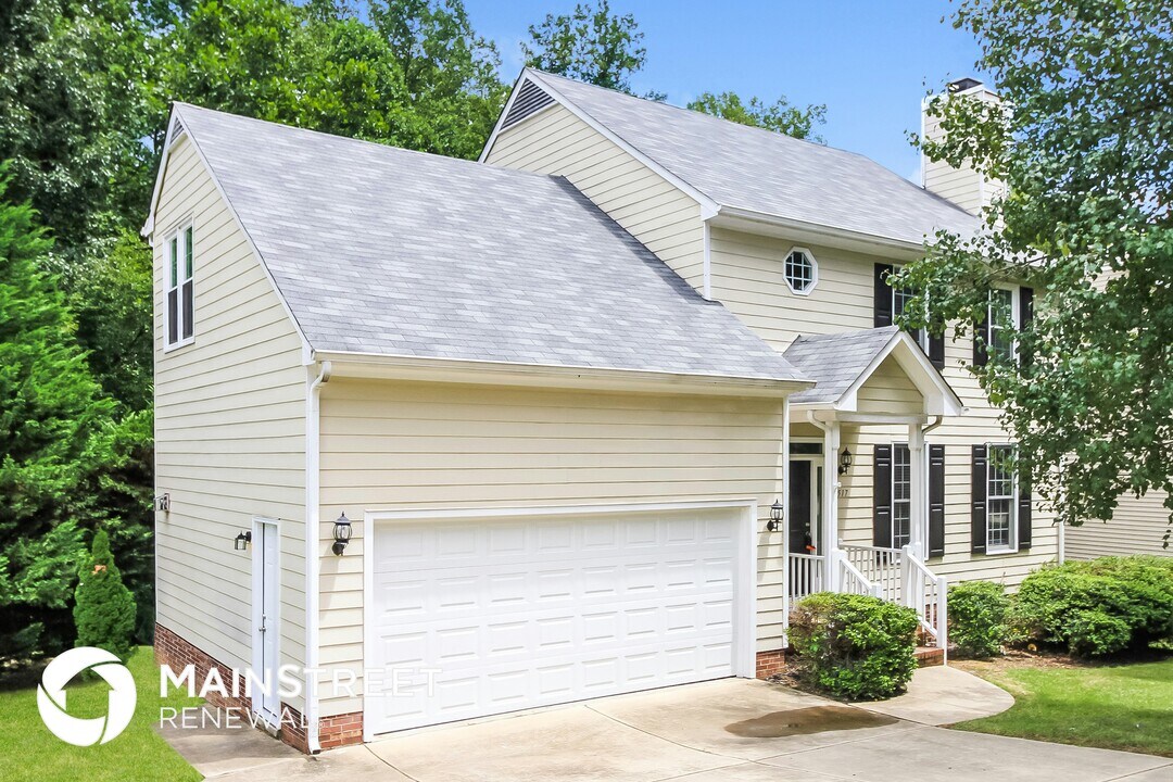 1517 Covered Wagon Rd in McLeansville, NC - Building Photo
