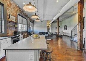 740 E North St in Indianapolis, IN - Building Photo