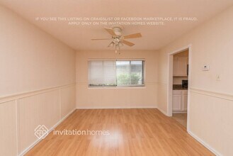 1819 Pilgrims Point Dr in Friendswood, TX - Foto de edificio - Building Photo